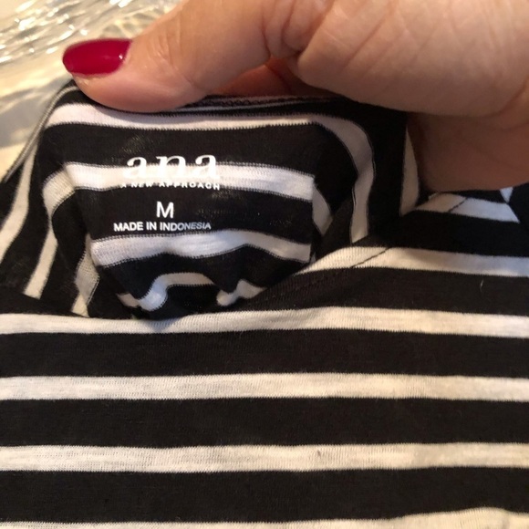 NWT ANA Black/White Striped Top - Picture 4 of 7